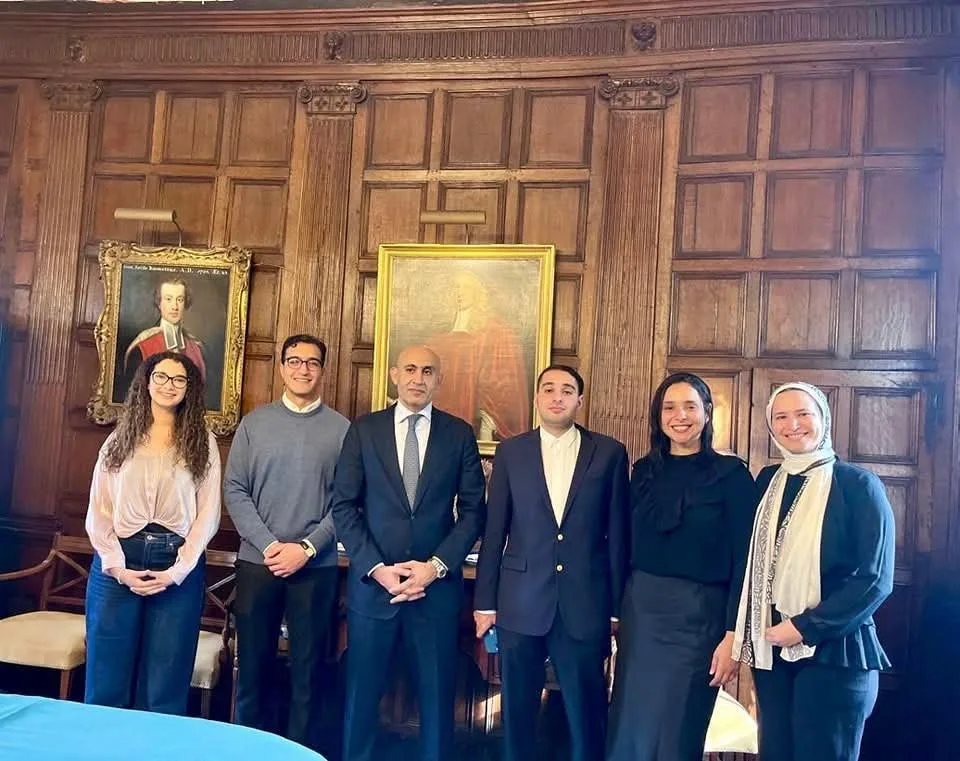 “نماذج متميزة لمصر في الخارج” .. وزير التعليم يلتقي بسلسلة من الطلاب المصريين في جامعة كامبريدج