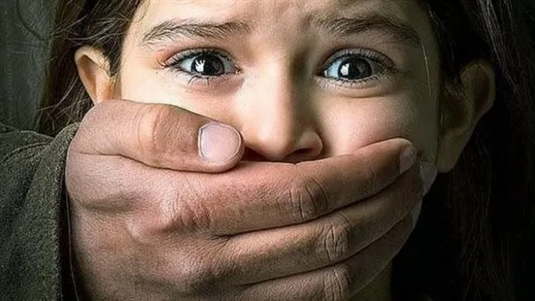 نيابة الفيوم تأمر بالفحص الطبي لطفلة بعد اتهام عمها بالتحرش نيابة الفيوم تأمر بالفحص الطبي لطفلة بعد اتهام عمها بالتحرش