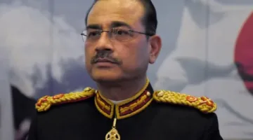 نيويورك تايمز: الرجل الأقوى في باكستان يخرج من الظل لمواجهة الهند