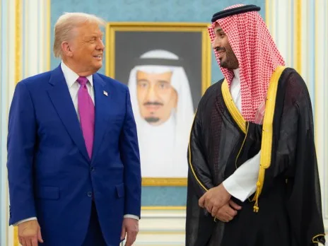 هل تعهد ترامب للأمير بن سلمان بوقف القتال في غزة قبل العيد؟… “ألغاز” النشاط وكثرة الحديث، ويتكوف: “السعودية” ترغب في “مساعدة بصمت” لتأمين تمويل الشركة الأمريكية، وأصل الهدنة مرتبط بالخلافات بين إيران ونتنياهو. هل تعهد ترامب للأمير بن سلمان بوقف القتال في غزة قبل العيد؟… “ألغاز” النشاط وكثرة الحديث، ويتكوف: “السعودية” ترغب في “مساعدة بصمت” لتأمين تمويل الشركة الأمريكية، وأصل الهدنة مرتبط بالخلافات بين إيران ونتنياهو.