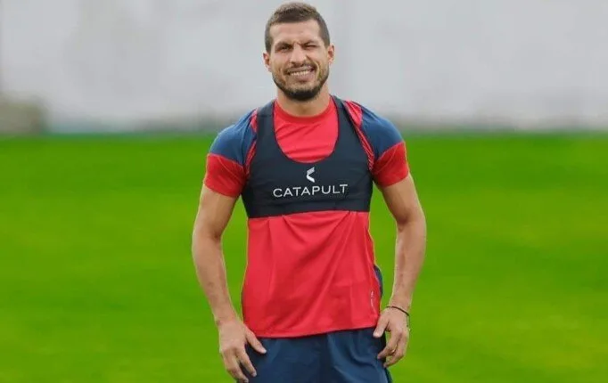 هل سيعود طارق حامد إلى الزمالك خلال فترة الانتقالات الصيفية؟.. مصدر يكشف المعلومات.