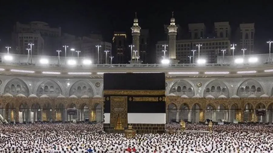 هيئة شؤون الحرمين تُعلن استعداد صحن الطواف لاستقبال 107 آلاف معتمر في الساعة خلال موسم الحج. هيئة شؤون الحرمين تُعلن استعداد صحن الطواف لاستقبال 107 آلاف معتمر في الساعة خلال موسم الحج.
