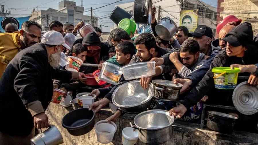 واشنطن بوست: غزة تواجه خطر مجاعة مميتة بسبب حجب المساعدات من إسرائيل واشنطن بوست: غزة تواجه خطر مجاعة مميتة بسبب حجب المساعدات من إسرائيل