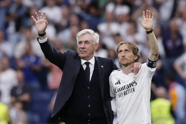 وداع عاطفي لأنشيلوتي ومودريتش في ختام رحلتهما مع ريال مدريد