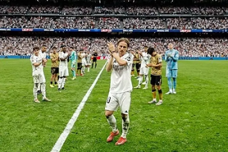 وداع مودريتش وأنشيلوتي في البرنابيو: لحظات شكر للأسطورة (صور)
