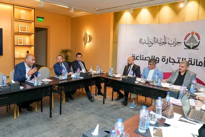 وزارة التجارة والصناعة في ‘الجبهة الوطنية’ تناقش استراتيجية لتعزيز الاقتصاد الوطني وزارة التجارة والصناعة في ‘الجبهة الوطنية’ تناقش استراتيجية لتعزيز الاقتصاد الوطني