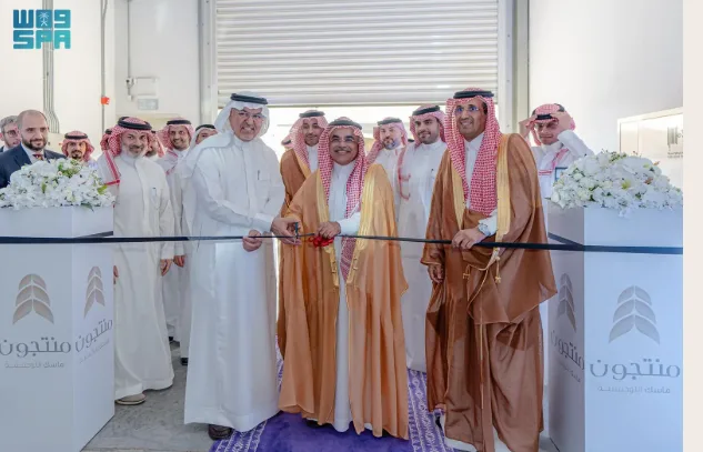 وزارة الصناعة تطلق أول مصنع شامل للأدوية البيولوجية وتفتتح مشروعات للبنية التحتية في الرياض وزارة الصناعة تطلق أول مصنع شامل للأدوية البيولوجية وتفتتح مشروعات للبنية التحتية في الرياض