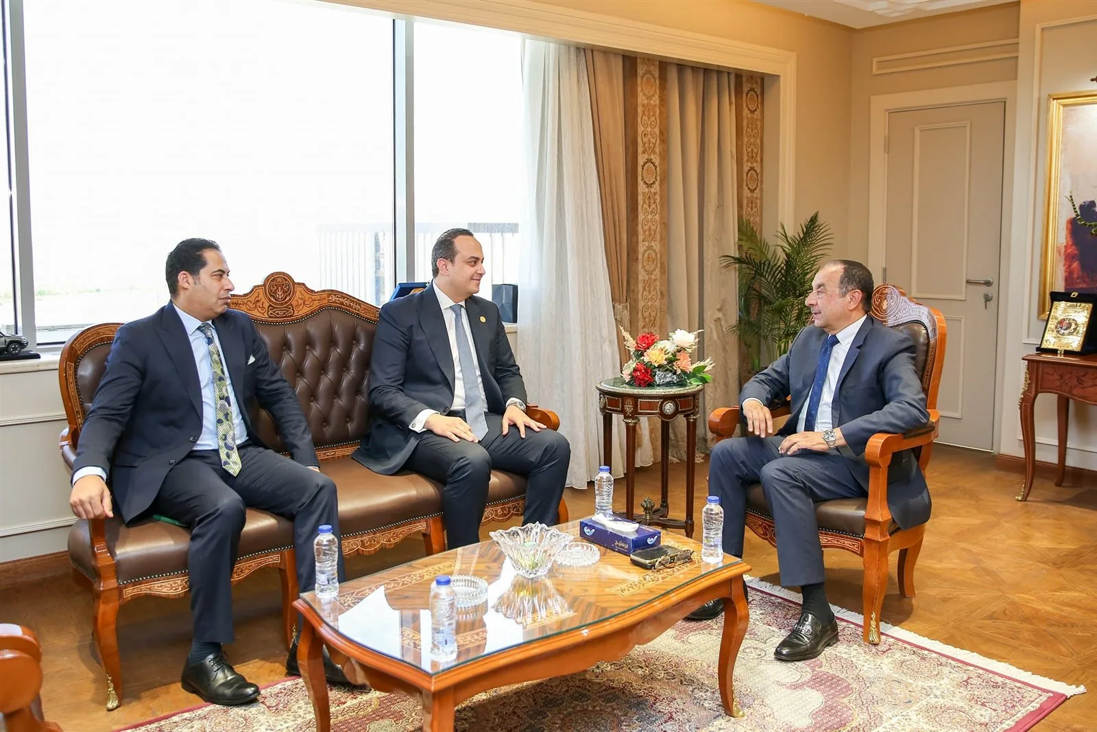 وزارة قطاع الأعمال العام وهيئة الرعاية الصحية تبحثان تعزيز التعاون المشترك لدعم الصناعة وزارة قطاع الأعمال العام وهيئة الرعاية الصحية تبحثان تعزيز التعاون المشترك لدعم الصناعة