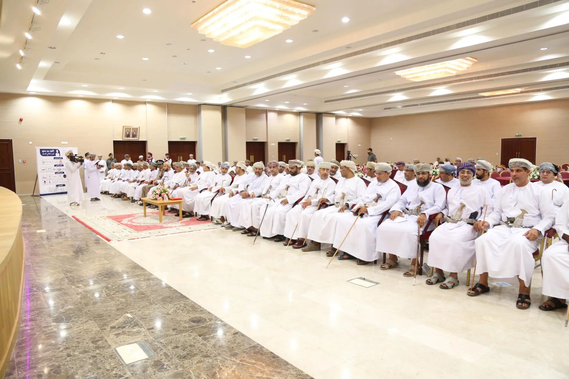 وزارةُ العمل تحتفل باليوم العالمي للعمال في شمال الشرقية وزارةُ العمل تحتفل باليوم العالمي للعمال في شمال الشرقية