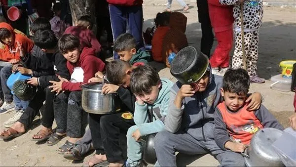 وزير اسرائيلي يطالب بتجويع سكان غزة لإجبارهم على الرحيل وزير اسرائيلي يطالب بتجويع سكان غزة لإجبارهم على الرحيل