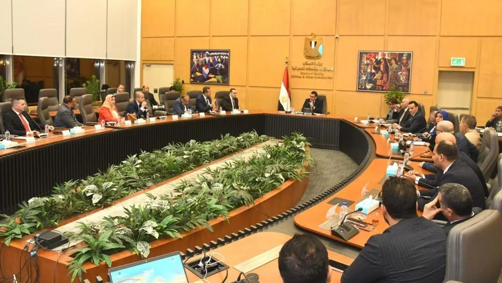وزير الإسكان: استمرار العمل بكافة التيسيرات التي تم توفيرها للمطورين العقاريين وزير الإسكان: استمرار العمل بكافة التيسيرات التي تم توفيرها للمطورين العقاريين