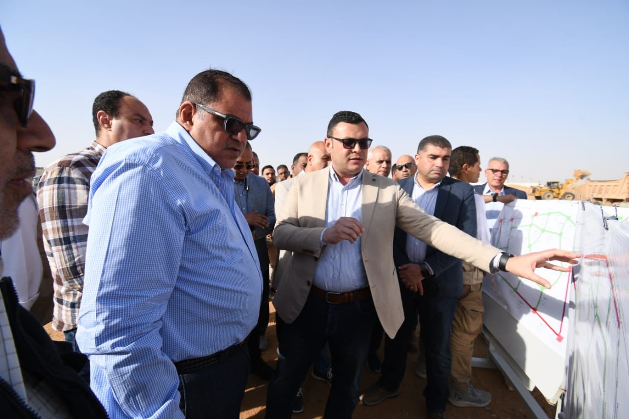 وزير الإسكان بتفقد مشروعات المرافق بمنطقتي جنيفة والرابية بالشروق وزير الإسكان بتفقد مشروعات المرافق بمنطقتي جنيفة والرابية بالشروق