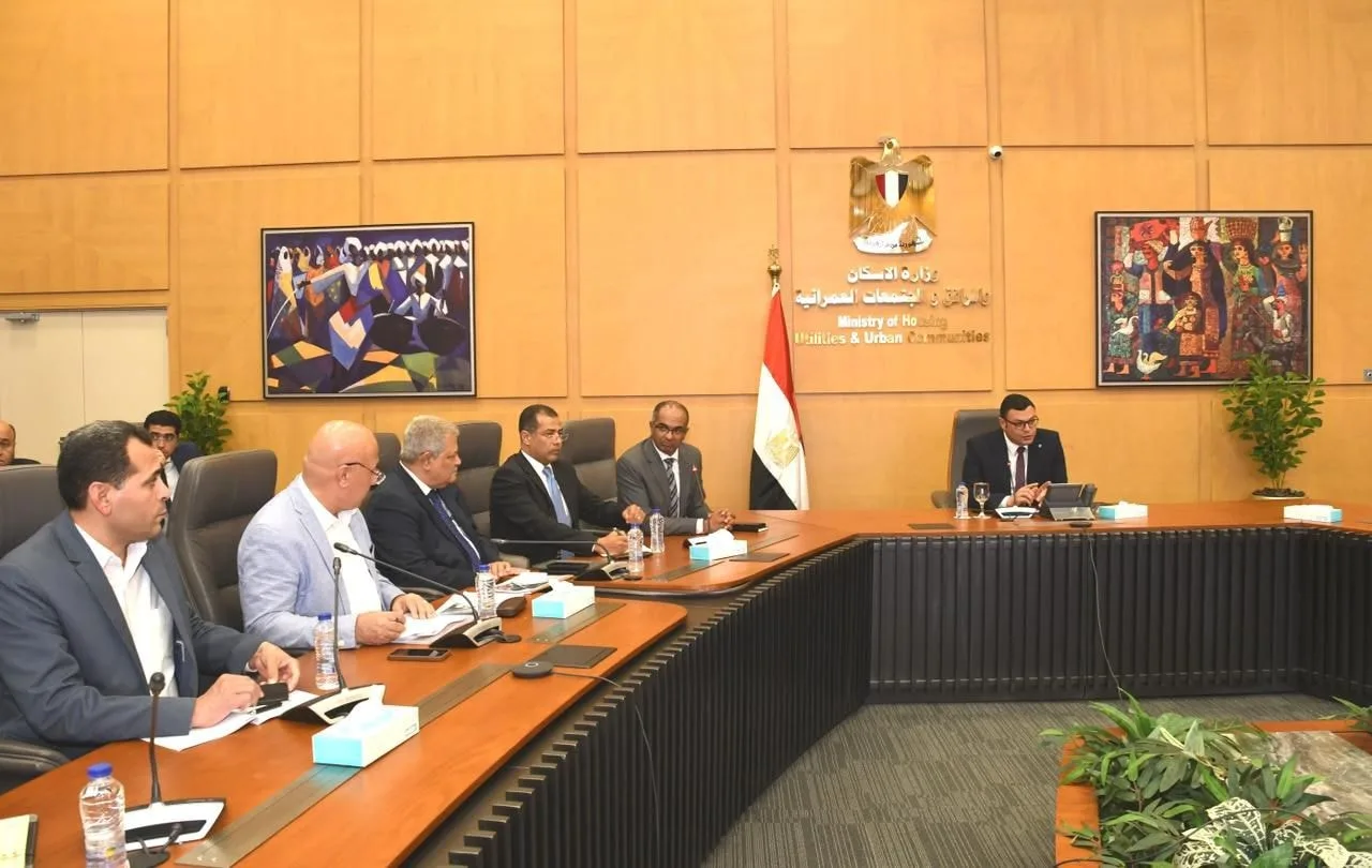 وزير الإسكان: ضغط الأعمال بمشروعات «حياة كريمة» في الأقصر والفيوم وكفر الشيخ وزير الإسكان: ضغط الأعمال بمشروعات «حياة كريمة» في الأقصر والفيوم وكفر الشيخ