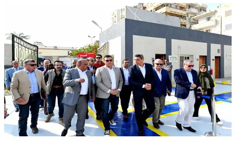 وزير الإسكان ومحافظ السويس يتفقدان محطتي رفع صرف صحي بحي السويس وزير الإسكان ومحافظ السويس يتفقدان محطتي رفع صرف صحي بحي السويس
