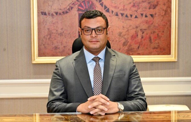 وزير الإسكان يتابع تنفيذ المرحلة الثانية لمحطة تنقية مياه الشرب بمدينة 6 أكتوبر وزير الإسكان يتابع تنفيذ المرحلة الثانية لمحطة تنقية مياه الشرب بمدينة 6 أكتوبر