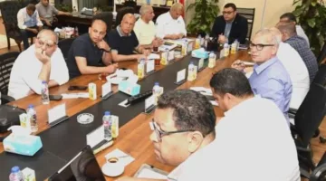 وزير الإسكان يتابع سير العمل بمنظومة المياه بمطروح استعدادا لفصل الصيف