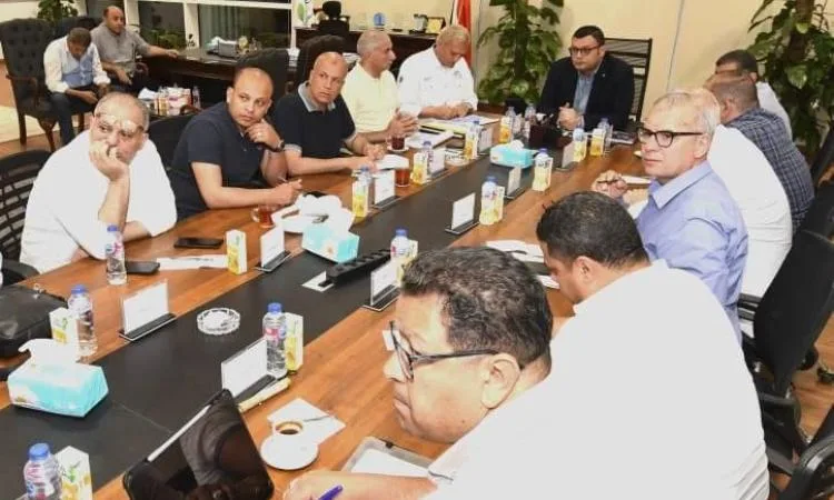 وزير الإسكان يتابع سير العمل بمنظومة المياه بمطروح استعدادا لفصل الصيف وزير الإسكان يتابع سير العمل بمنظومة المياه بمطروح استعدادا لفصل الصيف