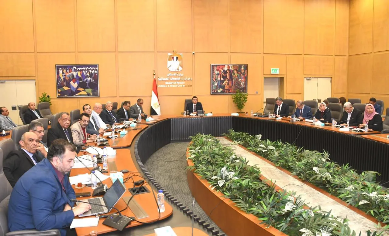 وزير الإسكان يتابع مشروعات المبادرة الرئاسية “حياة كريمة” بمحافظات الأقصر والفيوم وكفر الشيخ وزير الإسكان يتابع مشروعات المبادرة الرئاسية “حياة كريمة” بمحافظات الأقصر والفيوم وكفر الشيخ