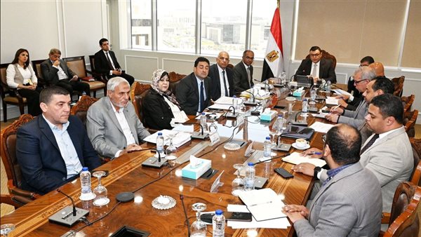 وزير الإسكان يتابع موقف تنفيذ المرحلة الثانية لمحطة تنقية مياه الشرب بمدينة 6 أكتوبر وزير الإسكان يتابع موقف تنفيذ المرحلة الثانية لمحطة تنقية مياه الشرب بمدينة 6 أكتوبر