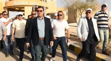 وزير الإسكان يتفقد سير العمل بمشروعات التطوير بمارينا وكومبوند مزارين والمدينة التراثية بالعلمين الجديدة