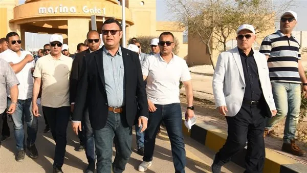 وزير الإسكان يتفقد سير العمل بمشروعات التطوير بمارينا وكومبوند مزارين والمدينة التراثية بالعلمين الجديدة وزير الإسكان يتفقد سير العمل بمشروعات التطوير بمارينا وكومبوند مزارين والمدينة التراثية بالعلمين الجديدة