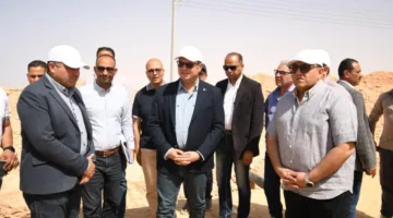 وزير الإسكان يتفقد مشروعات الساحل الشمالي الغربي وأعمال الطرق والمرافق بمنطقة رأس الحكمة