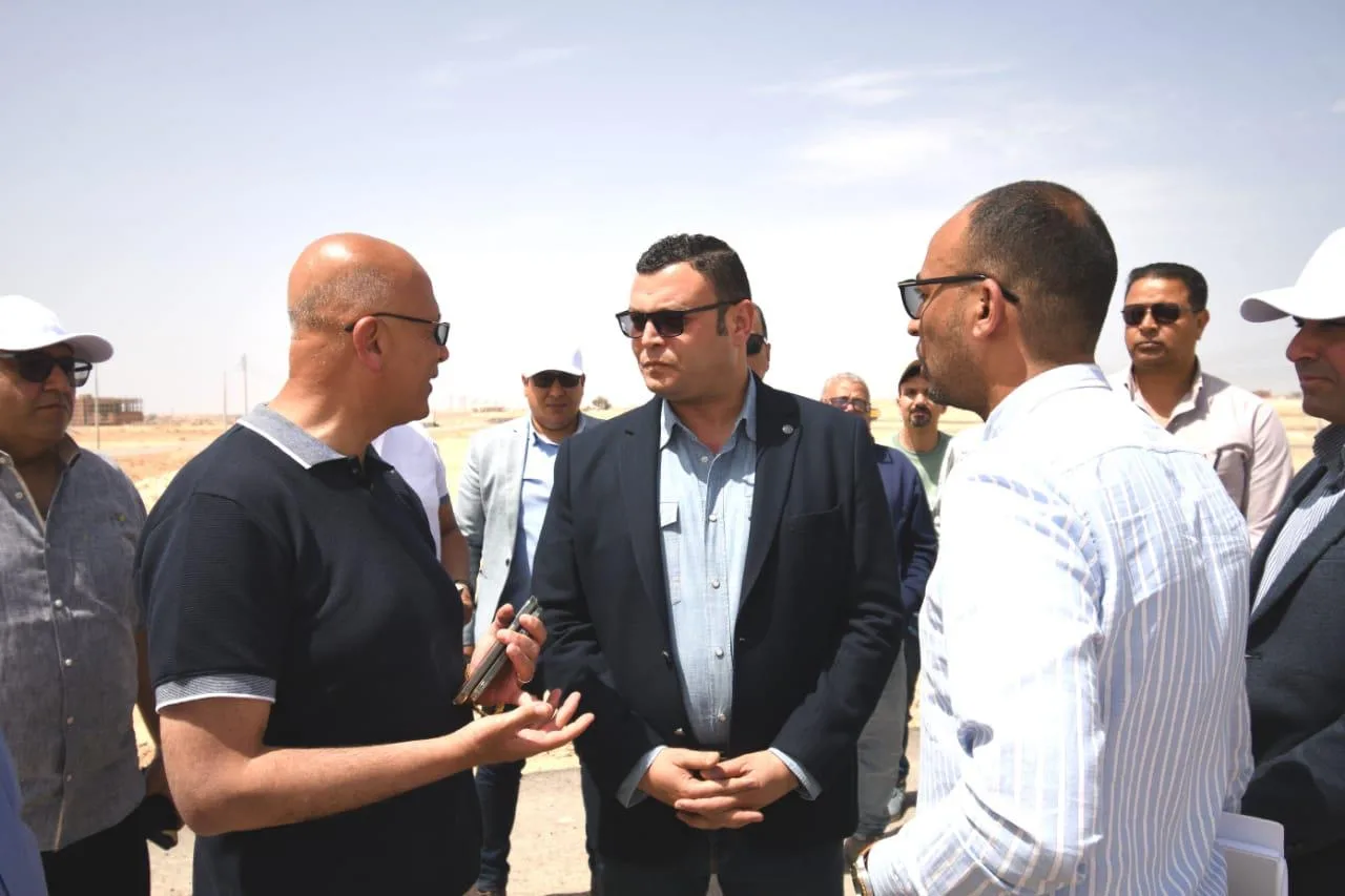 وزير الإسكان يتفقد مشروعات الساحل الشمالي ورأس الحكمة وزير الإسكان يتفقد مشروعات الساحل الشمالي ورأس الحكمة