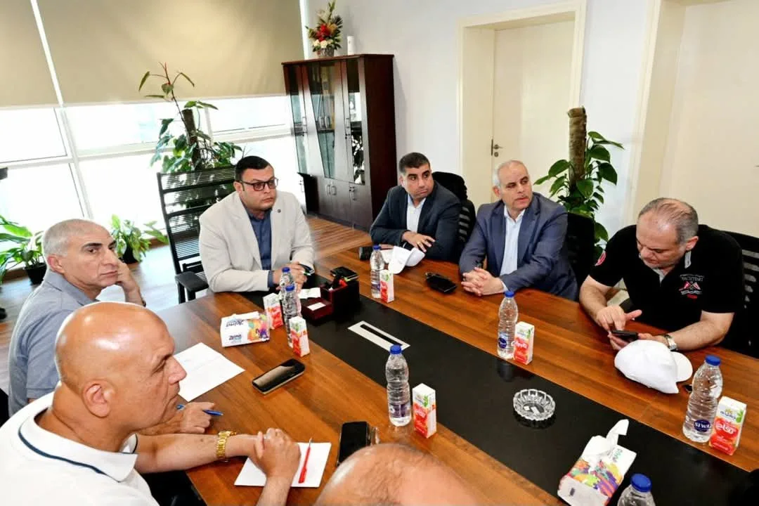 وزير الإسكان يجتمع في مقر جهاز العلمين الجديدة لمراجعة تقدم تسليم وتشغيل المشاريع التنموية في المدينة