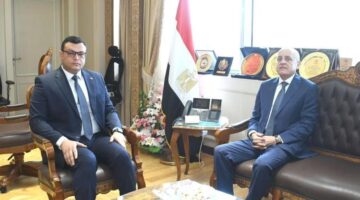 وزير الإسكان يستقبل محافظ الأقصر لمتابعة مشروعات مبادرة "حياة كريمة"