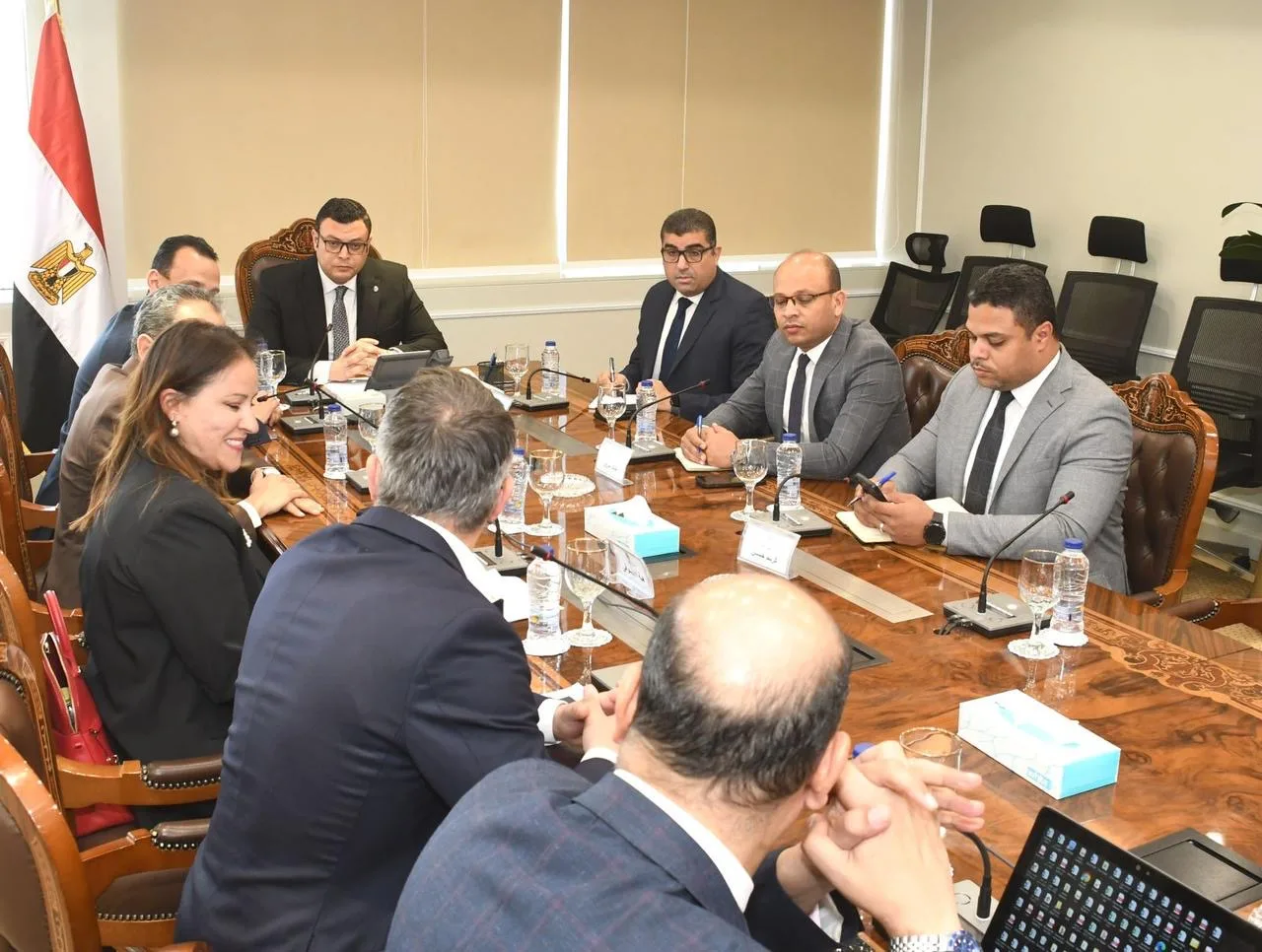 وزير الإسكان يناقش مع ممثل شركة The Bench العالمية سبل جذب المستثمرين في القطاع الفندقي