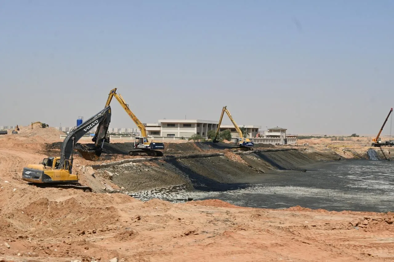 وزير الإسكان يُشرف على مشروعات توسيع وصيانة محطات الصرف الصحي في الشروق والعاشر من رمضان والمنيا الجديدة وزير الإسكان يُشرف على مشروعات توسيع وصيانة محطات الصرف الصحي في الشروق والعاشر من رمضان والمنيا الجديدة