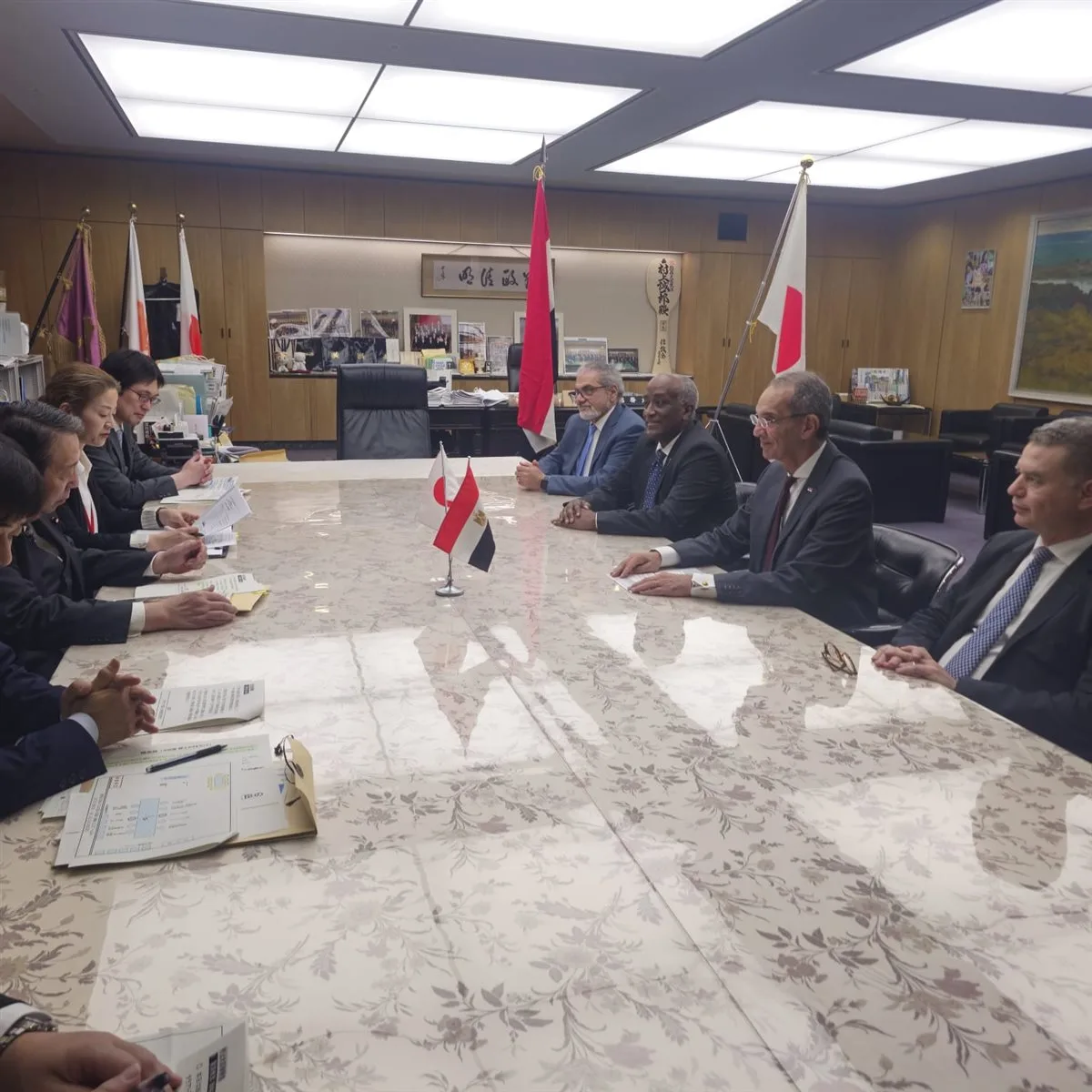 وزير الاتصالات يبحث مع نظيره اليابانى تعزيز التعاون فى الذكاء الاصطناعى والأمن السيبرانى وزير الاتصالات يبحث مع نظيره اليابانى تعزيز التعاون فى الذكاء الاصطناعى والأمن السيبرانى