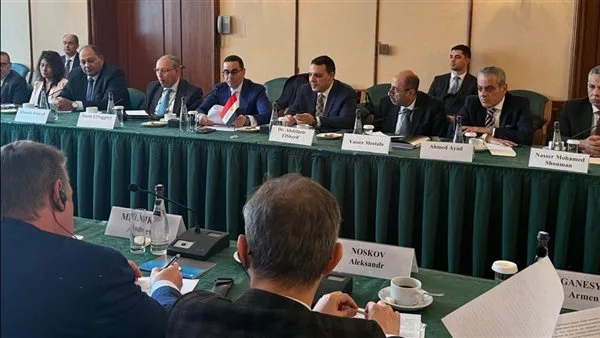 وزير الاستثمار يشجع الشركات الروسية على زيادة استثماراتها في مصر وزير الاستثمار يشجع الشركات الروسية على زيادة استثماراتها في مصر