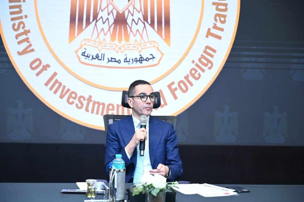 وزير الاستثمار يناقش مستجدات مشروع رأس الحكمة مع شركة “مدن القابضة” الإماراتية