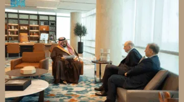 وزير الاقتصاد والتخطيط يلتقي برئيس مجلس إدارة مجموعة إتش إس بي سي