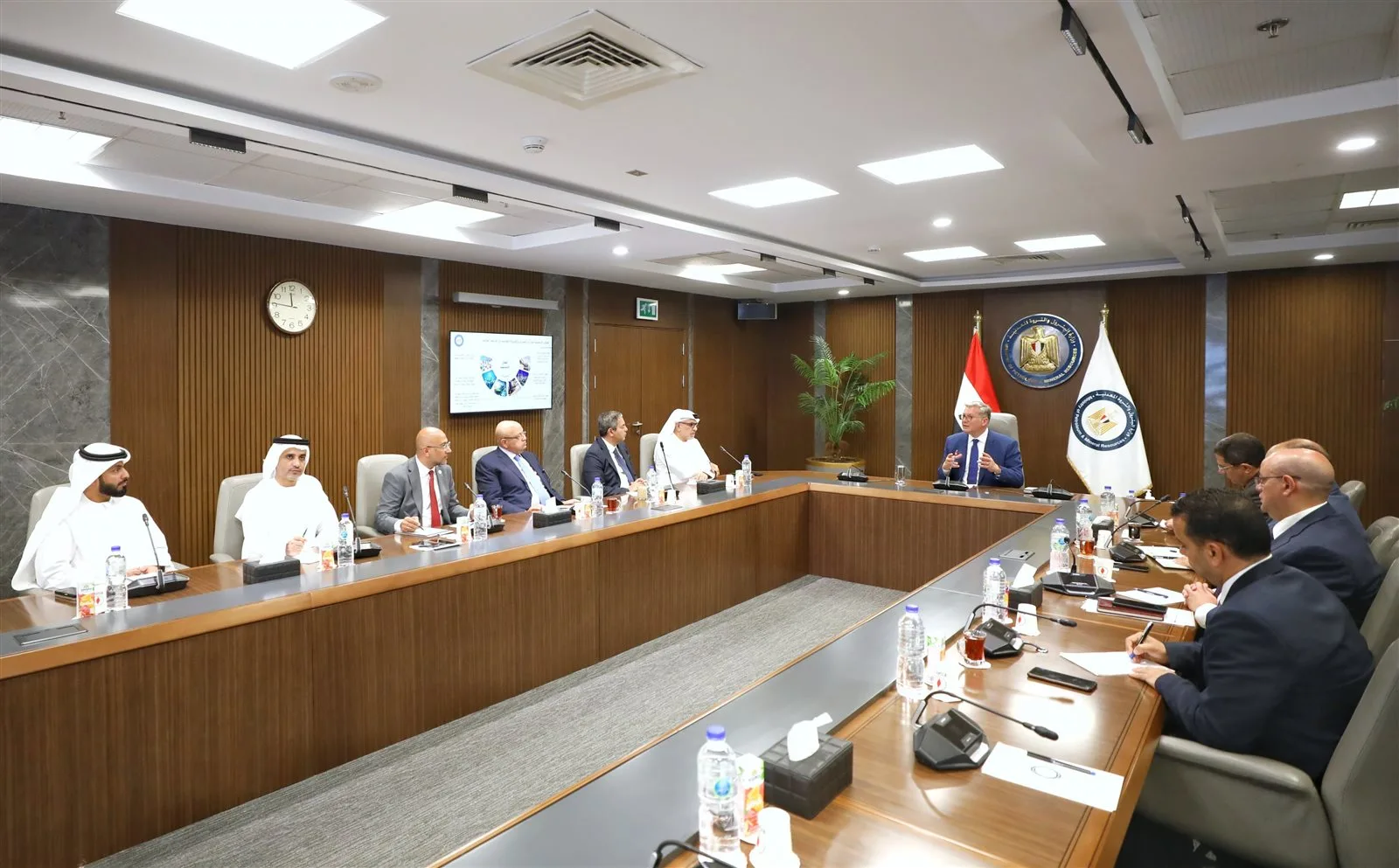 وزير البترول يبحث مع «موانئ أبوظبي» سبل تعزيز التعاون في البنية التحتية والطاقة النظيفة وزير البترول يبحث مع «موانئ أبوظبي» سبل تعزيز التعاون في البنية التحتية والطاقة النظيفة