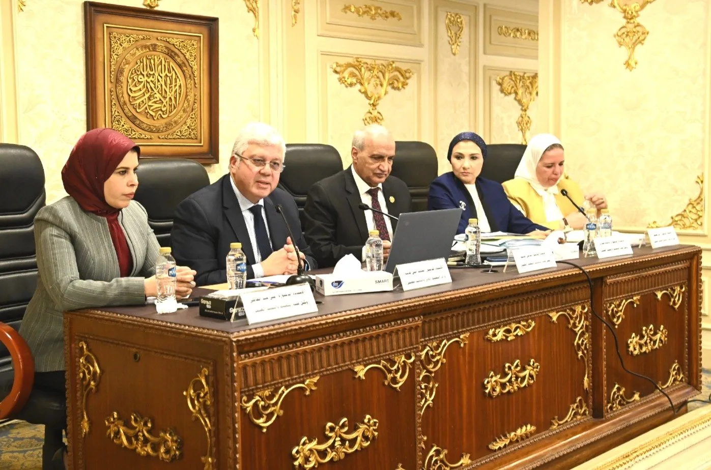 وزير التعليم العالي: ميزانية التعليم العالي والبحث العلمي تبلغ 135 مليار جنيه، ونمتلك 120 جامعة في مصر. وزير التعليم العالي: ميزانية التعليم العالي والبحث العلمي تبلغ 135 مليار جنيه، ونمتلك 120 جامعة في مصر.