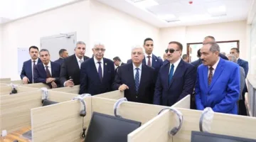 وزير التعليم العالي يدشن مركز الامتحانات الإلكترونية في كلية حقوق المنوفية