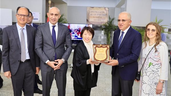 وزير التعليم ونظيرته اليابانية يتفقدان مدرسة السويدي الدولية.. ويشيدان بروح الابتكار العلمي وزير التعليم ونظيرته اليابانية يتفقدان مدرسة السويدي الدولية.. ويشيدان بروح الابتكار العلمي