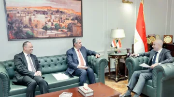 وزير التعليم يبحث مع السفير اليمنى الاستفادة من الخبرات المصرية بمجال التعليم قبل الجامعى