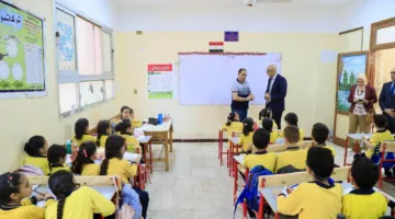 وزير التعليم يقوم بزيارة غير متوقعة لمدارس الحوامدية
