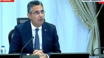 تأكيدًا لـ القاهرة 24.. وزير التموين: سحب 268 عينة من البنزين وتبين من الفحص المبدئي أنها غير مغشوشة وننتظر النتيجة النهائية