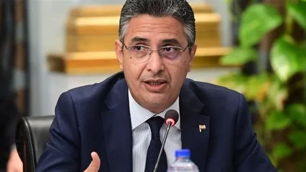 وزير التموين يستعرض جهود الوزارة لضبط الأسواق وتوافر السلع وزير التموين يستعرض جهود الوزارة لضبط الأسواق وتوافر السلع