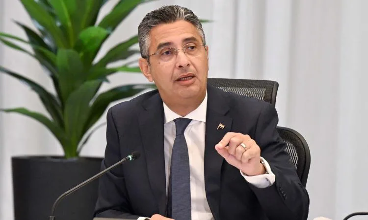وزير التموين يستعرض جهود الوزارة لضبط الأسواق وتوافر السلع وزير التموين يستعرض جهود الوزارة لضبط الأسواق وتوافر السلع