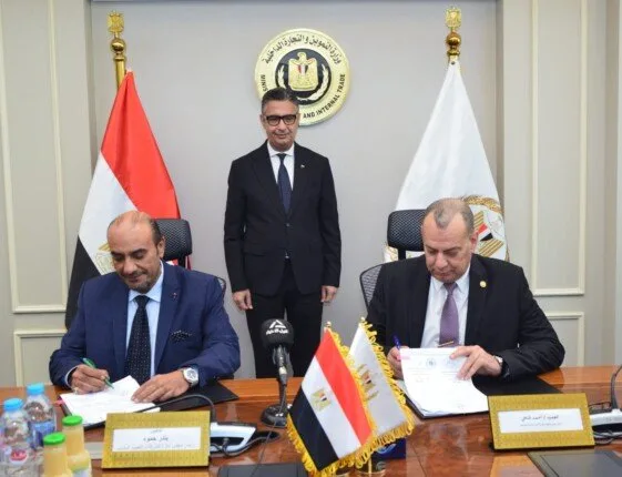 وزير التموين يشارك في توقيع اتفاقيات شراكة بين مصر والسعودية مع شركة بنده العالمية وزير التموين يشارك في توقيع اتفاقيات شراكة بين مصر والسعودية مع شركة بنده العالمية