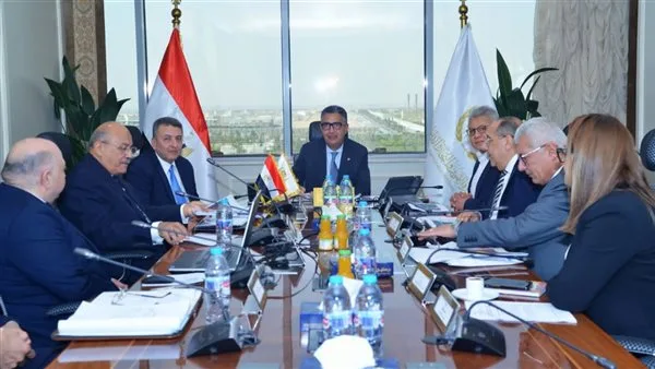 وزير التموين يشدد على  تعزيز إنتاج الزيوت وتحقيق الاستقرار في السوق المحلي
