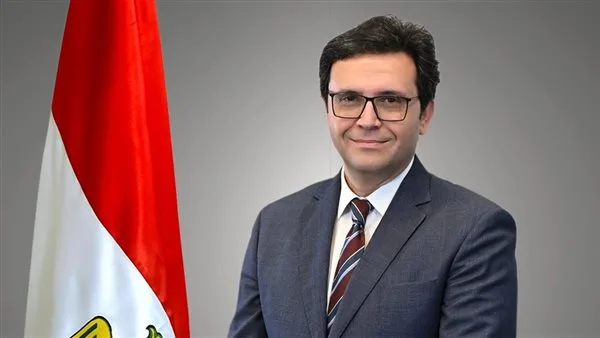 وزير الثقافة: تعزيز الفعاليات الثقافية من خلال المكتبات والمسارح المتنقلة في القرى وزير الثقافة: تعزيز الفعاليات الثقافية من خلال المكتبات والمسارح المتنقلة في القرى
