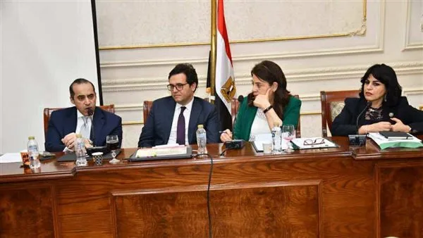 وزير الثقافة: لم نتخذ أي قرار بإغلاق أي بيت أو مركز ثقافي. وزير الثقافة: لم نتخذ أي قرار بإغلاق أي بيت أو مركز ثقافي.