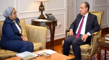 وزير الخارجية يبحث مع رئيسة القومى للمرأة استراتيجية تمكين المرأة 2030