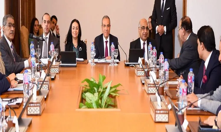 وزير الخارجية يترأس اللجنة العليا لحقوق الإنسان مع منظمات المجتمع المدني وزير الخارجية يترأس اللجنة العليا لحقوق الإنسان مع منظمات المجتمع المدني